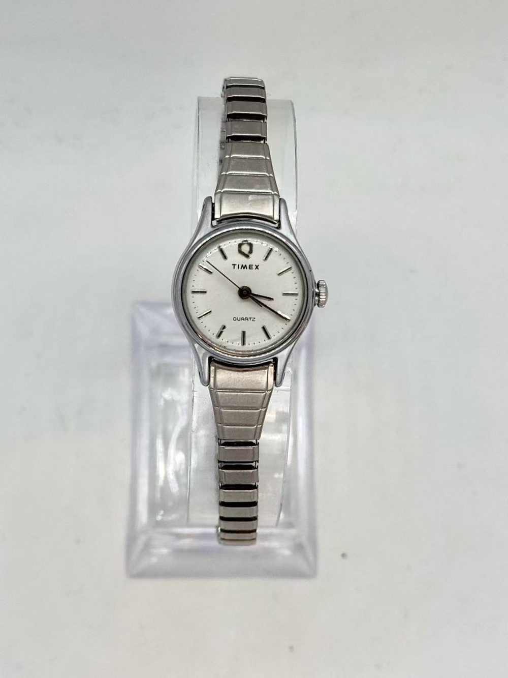 Vintage Timex Women Quartz Watch 19mm White Dial Expansion Band New Battery Runs